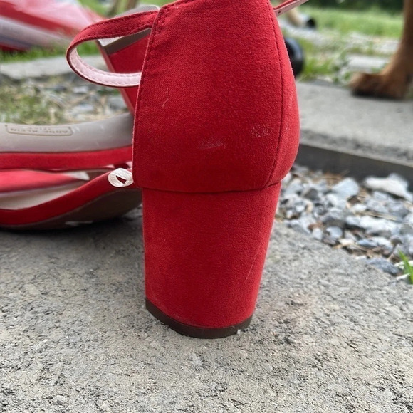 Ak Anne Klein Iflex Red Suede Heels Like New - Picture 8 of 8
